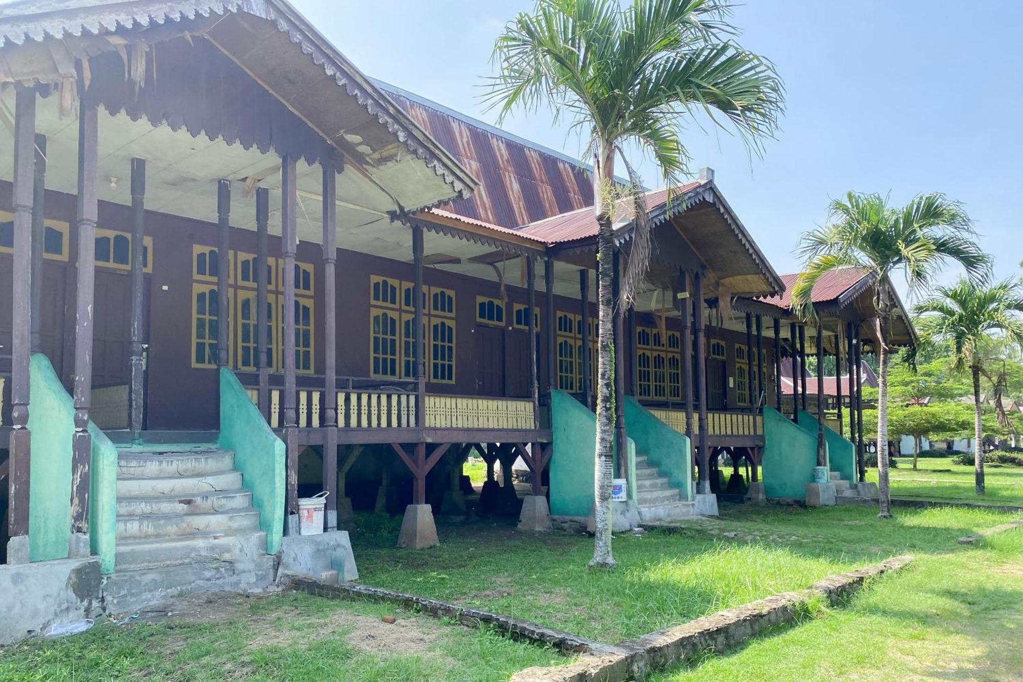 Hotel Pantai Panjang Bengkulu Redpartner מראה חיצוני תמונה